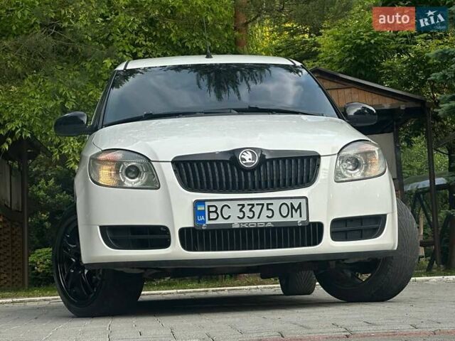 Білий Шкода Румстер, об'ємом двигуна 1.42 л та пробігом 243 тис. км за 4950 $, фото 10 на Automoto.ua