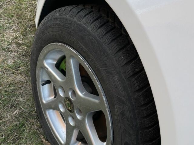 Білий Шкода Румстер, об'ємом двигуна 1.4 л та пробігом 422 тис. км за 4000 $, фото 7 на Automoto.ua