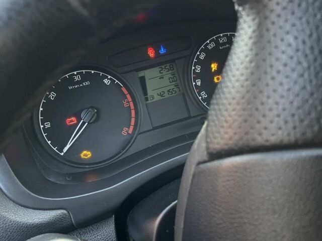 Білий Шкода Румстер, об'ємом двигуна 1.4 л та пробігом 422 тис. км за 4000 $, фото 6 на Automoto.ua