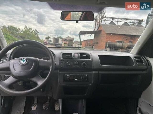 Белый Шкода Румстер, объемом двигателя 1.4 л и пробегом 298 тыс. км за 2399 $, фото 6 на Automoto.ua