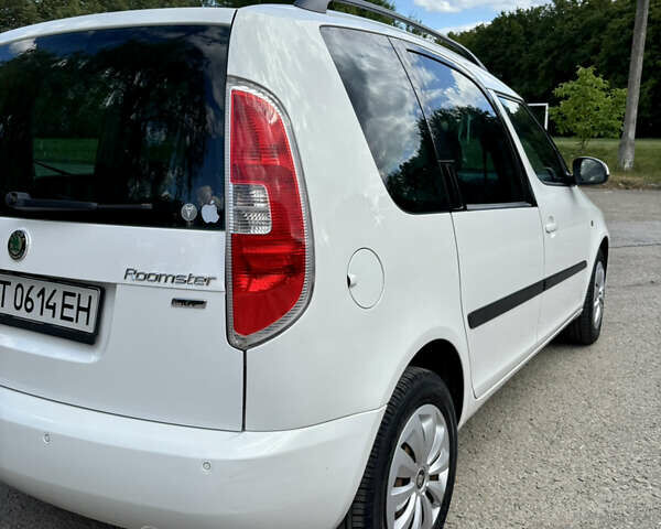 Білий Шкода Румстер, об'ємом двигуна 1.39 л та пробігом 189 тис. км за 5500 $, фото 3 на Automoto.ua