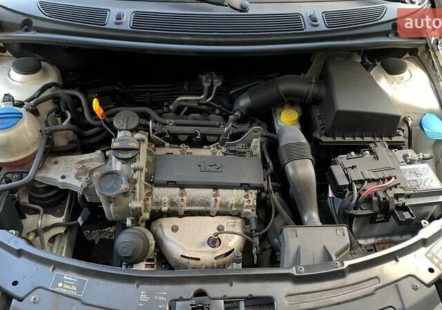 Белый Шкода Румстер, объемом двигателя 1.2 л и пробегом 169 тыс. км за 4700 $, фото 1 на Automoto.ua