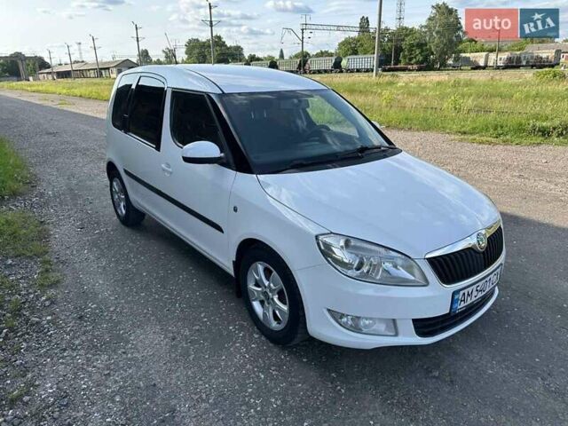 Белый Шкода Румстер, объемом двигателя 1.6 л и пробегом 242 тыс. км за 5300 $, фото 5 на Automoto.ua