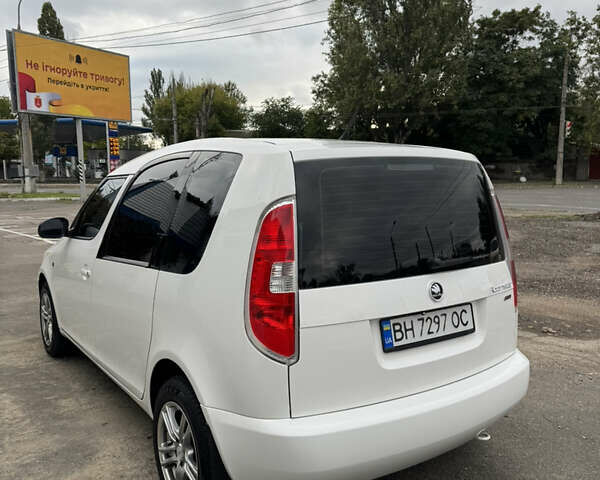 Белый Шкода Румстер, объемом двигателя 1.6 л и пробегом 214 тыс. км за 5350 $, фото 4 на Automoto.ua