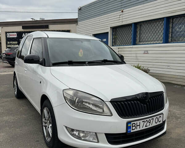 Белый Шкода Румстер, объемом двигателя 1.6 л и пробегом 214 тыс. км за 5350 $, фото 2 на Automoto.ua
