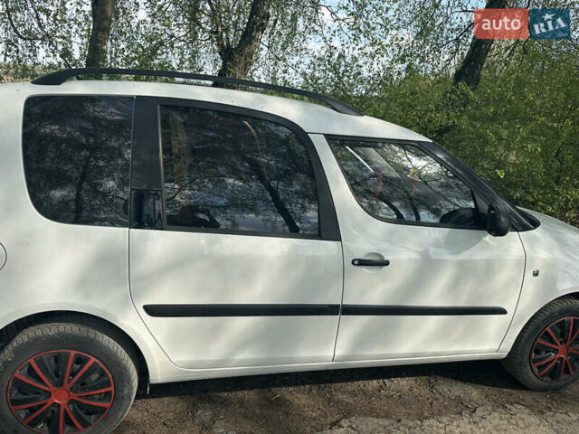 Белый Шкода Румстер, объемом двигателя 1.2 л и пробегом 142 тыс. км за 5200 $, фото 23 на Automoto.ua