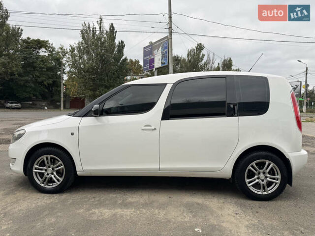 Белый Шкода Румстер, объемом двигателя 1.6 л и пробегом 214 тыс. км за 5350 $, фото 3 на Automoto.ua