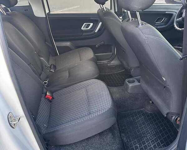 Білий Шкода Румстер, об'ємом двигуна 1.2 л та пробігом 260 тис. км за 4900 $, фото 6 на Automoto.ua