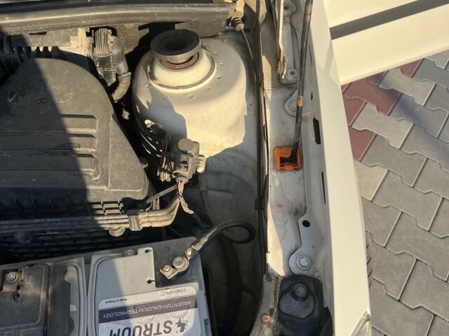 Белый Шкода Румстер, объемом двигателя 1.6 л и пробегом 300 тыс. км за 6100 $, фото 16 на Automoto.ua