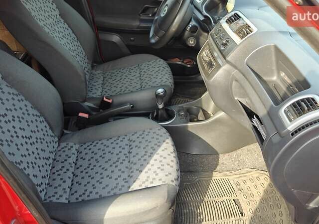 Белый Шкода Румстер, объемом двигателя 1.2 л и пробегом 295 тыс. км за 3999 $, фото 9 на Automoto.ua