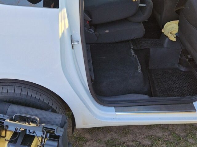 Белый Шкода Румстер, объемом двигателя 1.6 л и пробегом 237 тыс. км за 6500 $, фото 23 на Automoto.ua