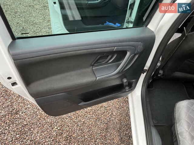 Білий Шкода Румстер, об'ємом двигуна 1.6 л та пробігом 162 тис. км за 6800 $, фото 21 на Automoto.ua
