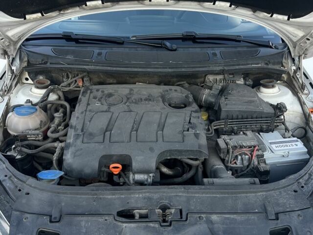 Белый Шкода Румстер, объемом двигателя 1.6 л и пробегом 300 тыс. км за 6100 $, фото 14 на Automoto.ua