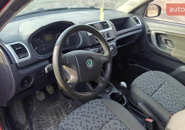 Белый Шкода Румстер, объемом двигателя 1.2 л и пробегом 295 тыс. км за 3999 $, фото 7 на Automoto.ua