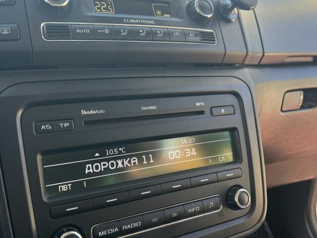 Белый Шкода Румстер, объемом двигателя 1.6 л и пробегом 300 тыс. км за 6100 $, фото 10 на Automoto.ua