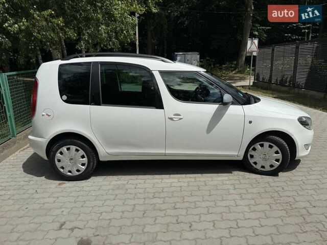 Белый Шкода Румстер, объемом двигателя 1.2 л и пробегом 208 тыс. км за 5000 $, фото 5 на Automoto.ua