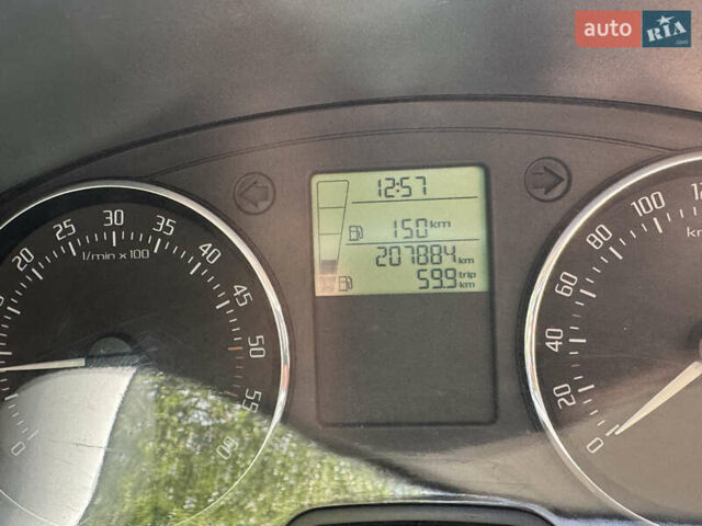 Белый Шкода Румстер, объемом двигателя 1.2 л и пробегом 208 тыс. км за 5000 $, фото 15 на Automoto.ua