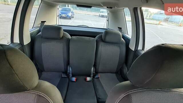 Белый Шкода Румстер, объемом двигателя 1.4 л и пробегом 232 тыс. км за 5400 $, фото 5 на Automoto.ua