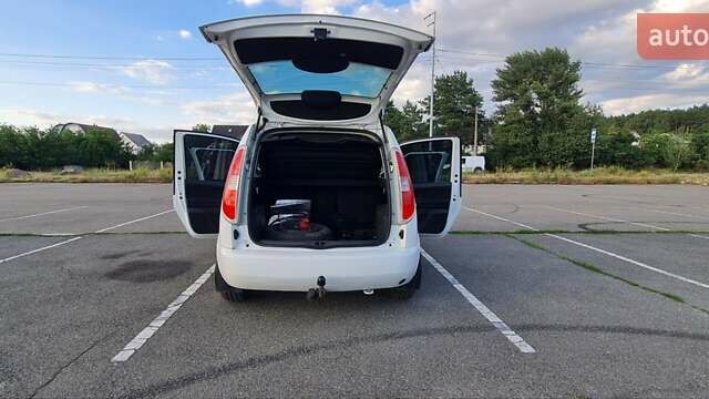 Белый Шкода Румстер, объемом двигателя 1.4 л и пробегом 232 тыс. км за 5400 $, фото 9 на Automoto.ua