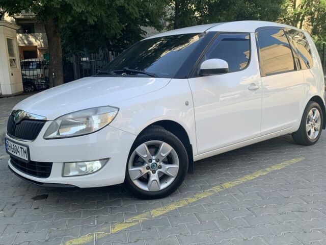 Белый Шкода Румстер, объемом двигателя 1.4 л и пробегом 272 тыс. км за 6700 $, фото 3 на Automoto.ua