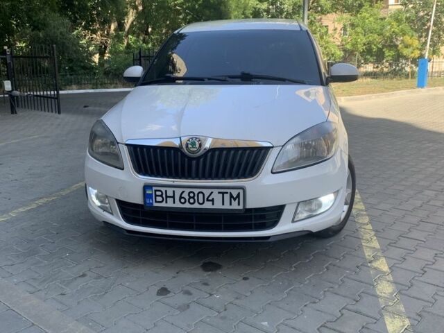 Белый Шкода Румстер, объемом двигателя 1.4 л и пробегом 272 тыс. км за 6700 $, фото 1 на Automoto.ua