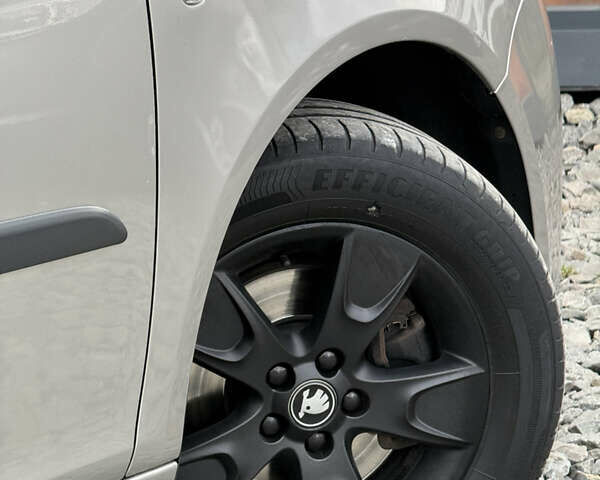 Бежевый Шкода Румстер, объемом двигателя 1.6 л и пробегом 343 тыс. км за 6300 $, фото 26 на Automoto.ua