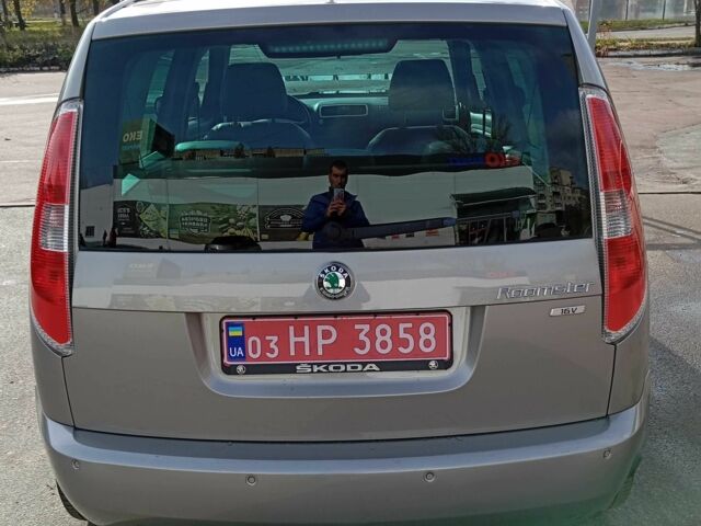 Бежевый Шкода Румстер, объемом двигателя 1.4 л и пробегом 237 тыс. км за 5999 $, фото 4 на Automoto.ua