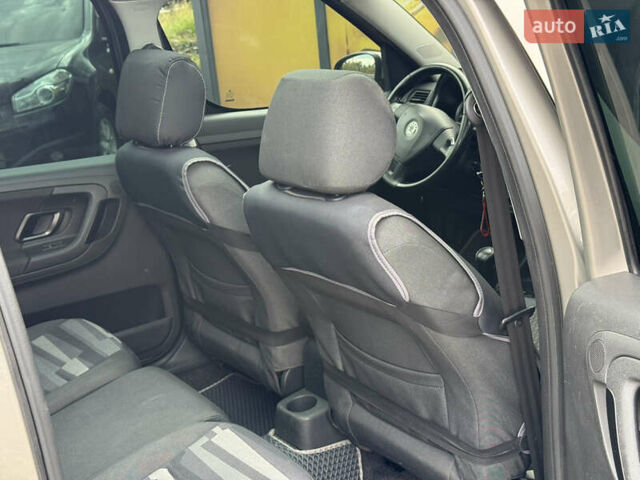 Бежевый Шкода Румстер, объемом двигателя 1.6 л и пробегом 343 тыс. км за 6300 $, фото 39 на Automoto.ua