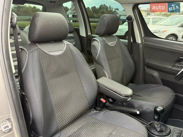 Бежевый Шкода Румстер, объемом двигателя 1.6 л и пробегом 343 тыс. км за 6300 $, фото 28 на Automoto.ua