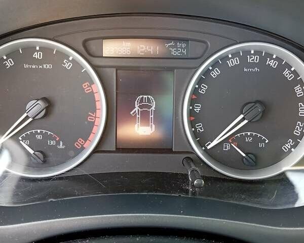 Бежевый Шкода Румстер, объемом двигателя 1.4 л и пробегом 236 тыс. км за 5999 $, фото 43 на Automoto.ua