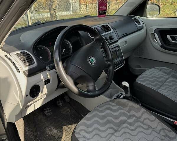 Бежевый Шкода Румстер, объемом двигателя 1.39 л и пробегом 304 тыс. км за 3950 $, фото 8 на Automoto.ua