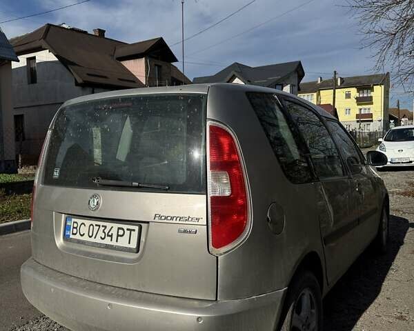 Бежевый Шкода Румстер, объемом двигателя 1.39 л и пробегом 304 тыс. км за 3950 $, фото 6 на Automoto.ua