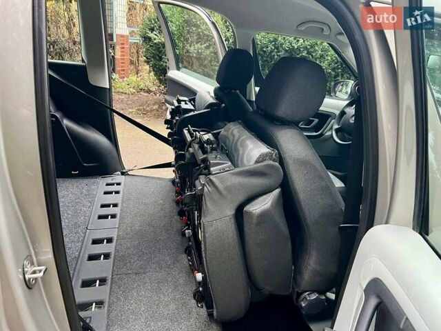 Бежевый Шкода Румстер, объемом двигателя 1.6 л и пробегом 197 тыс. км за 7350 $, фото 70 на Automoto.ua