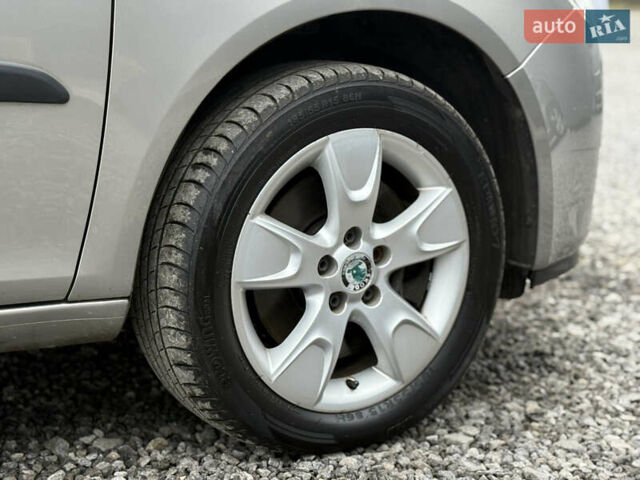 Бежевый Шкода Румстер, объемом двигателя 1.6 л и пробегом 202 тыс. км за 5750 $, фото 8 на Automoto.ua