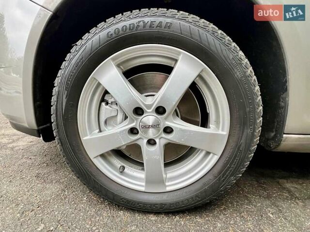 Бежевый Шкода Румстер, объемом двигателя 1.6 л и пробегом 197 тыс. км за 7350 $, фото 33 на Automoto.ua