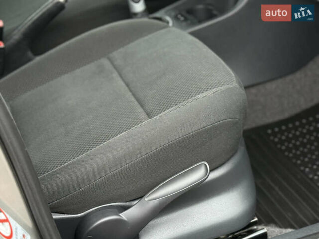 Бежевый Шкода Румстер, объемом двигателя 1.6 л и пробегом 202 тыс. км за 5750 $, фото 21 на Automoto.ua