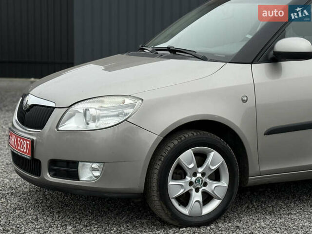 Бежевый Шкода Румстер, объемом двигателя 1.6 л и пробегом 202 тыс. км за 5750 $, фото 3 на Automoto.ua