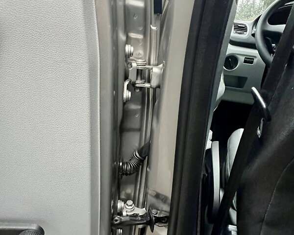 Бежевый Шкода Румстер, объемом двигателя 1.6 л и пробегом 197 тыс. км за 7350 $, фото 44 на Automoto.ua