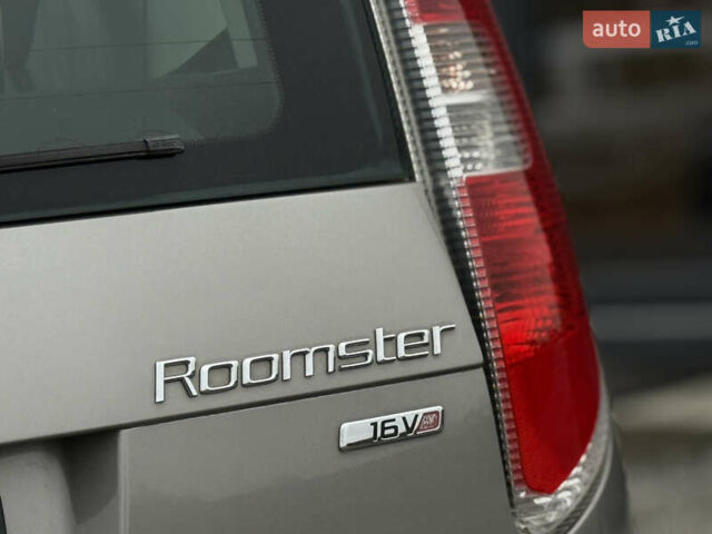 Бежевый Шкода Румстер, объемом двигателя 1.6 л и пробегом 202 тыс. км за 5750 $, фото 7 на Automoto.ua