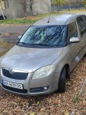 Бежевый Шкода Румстер, объемом двигателя 1.6 л и пробегом 305 тыс. км за 5000 $, фото 11 на Automoto.ua