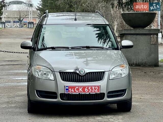 Бежевый Шкода Румстер, объемом двигателя 1.6 л и пробегом 197 тыс. км за 7350 $, фото 1 на Automoto.ua
