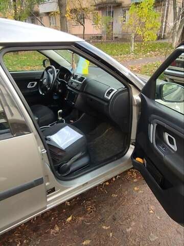 Бежевый Шкода Румстер, объемом двигателя 1.6 л и пробегом 305 тыс. км за 5000 $, фото 9 на Automoto.ua