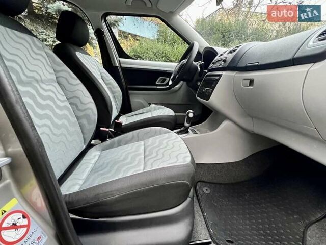 Бежевый Шкода Румстер, объемом двигателя 1.6 л и пробегом 197 тыс. км за 7350 $, фото 51 на Automoto.ua