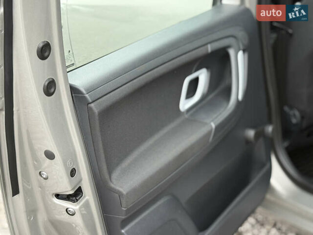 Бежевый Шкода Румстер, объемом двигателя 1.6 л и пробегом 202 тыс. км за 5750 $, фото 12 на Automoto.ua