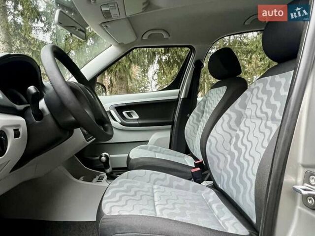 Бежевый Шкода Румстер, объемом двигателя 1.6 л и пробегом 197 тыс. км за 7350 $, фото 69 на Automoto.ua