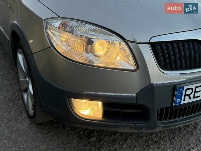 Бежевый Шкода Румстер, объемом двигателя 1.6 л и пробегом 260 тыс. км за 5999 $, фото 25 на Automoto.ua