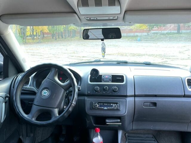 Бежевый Шкода Румстер, объемом двигателя 1.4 л и пробегом 290 тыс. км за 4500 $, фото 4 на Automoto.ua