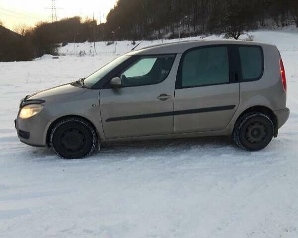 Бежевий Шкода Румстер, об'ємом двигуна 1.4 л та пробігом 230 тис. км за 4700 $, фото 1 на Automoto.ua