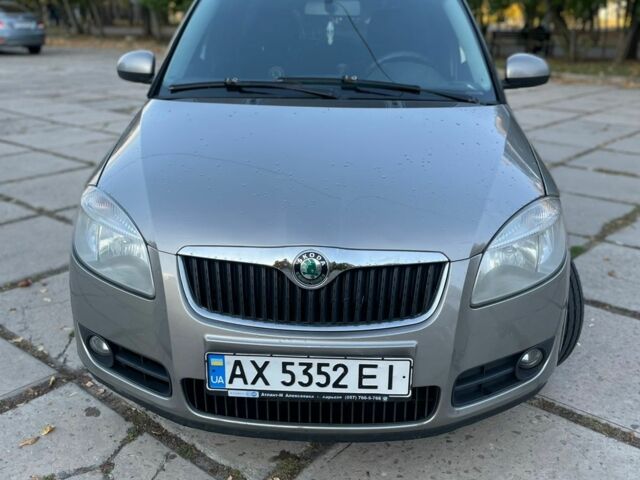 Бежевый Шкода Румстер, объемом двигателя 1.4 л и пробегом 290 тыс. км за 4500 $, фото 5 на Automoto.ua