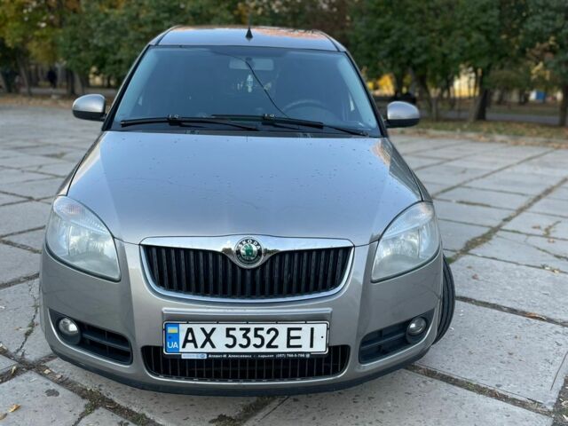 Бежевый Шкода Румстер, объемом двигателя 1.4 л и пробегом 290 тыс. км за 4500 $, фото 7 на Automoto.ua